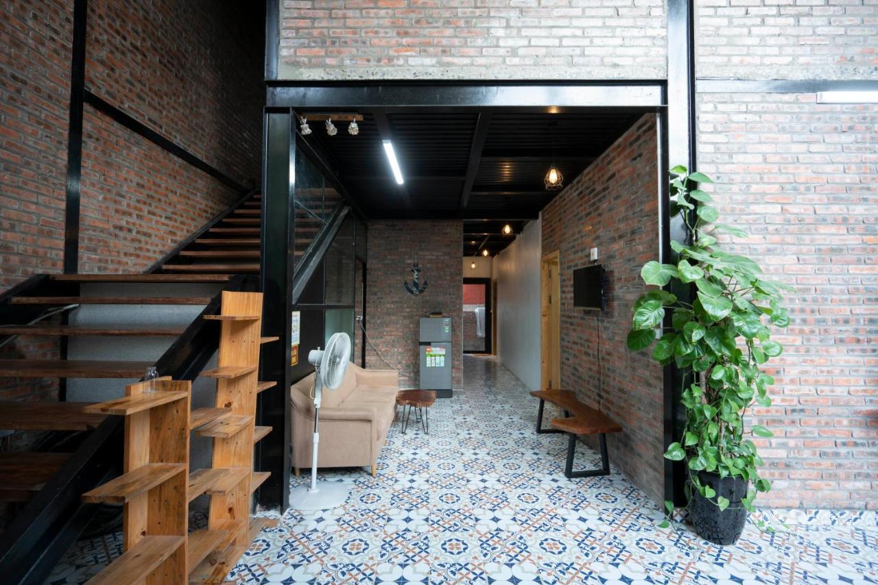 Private Room In Halong Center-Almor Homestay Χα Λονγκ Εξωτερικό φωτογραφία